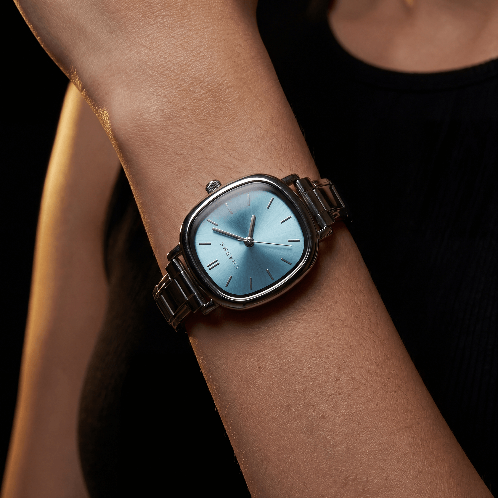 Capri – Silber mit blauem Zifferblatt